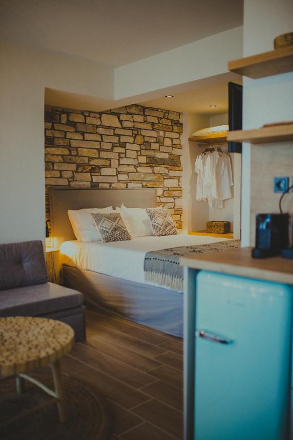Peri Elxis Luxury Suites Mourésion Zewnętrze zdjęcie