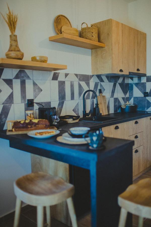 Peri Elxis Luxury Suites Mourésion Zewnętrze zdjęcie