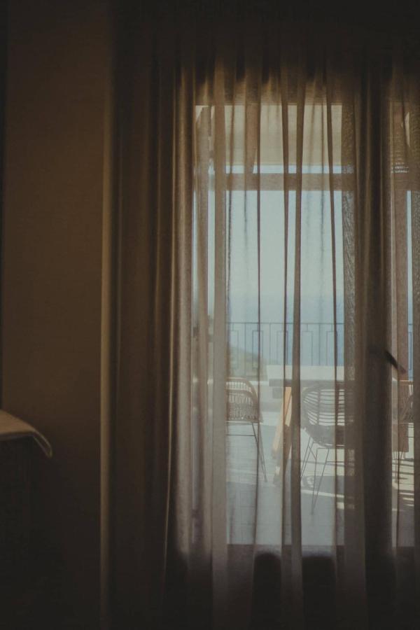 Peri Elxis Luxury Suites Mourésion Zewnętrze zdjęcie