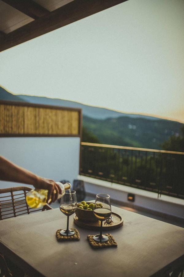 Peri Elxis Luxury Suites Mourésion Zewnętrze zdjęcie